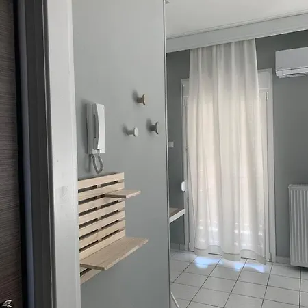 White Elephant Second Floor Apartment Volos Exterior photo